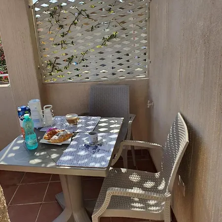 לינה וארוחת בוקר Da Nuccia 3*