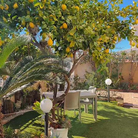 Da Nuccia Bed & Breakfast 3*