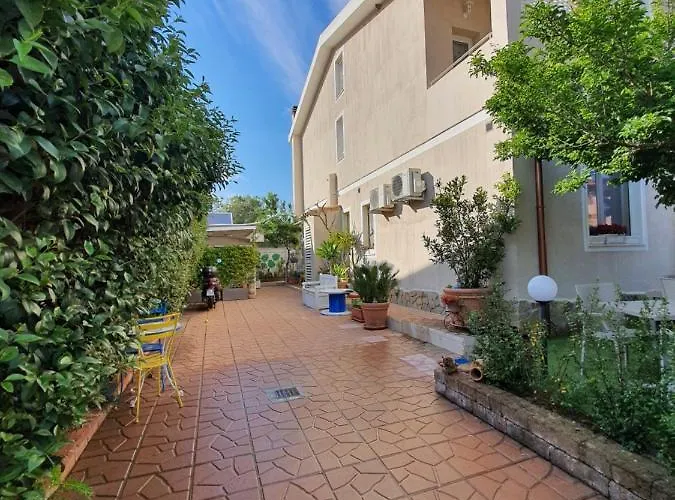 Da Nuccia Bed & Breakfast 3*